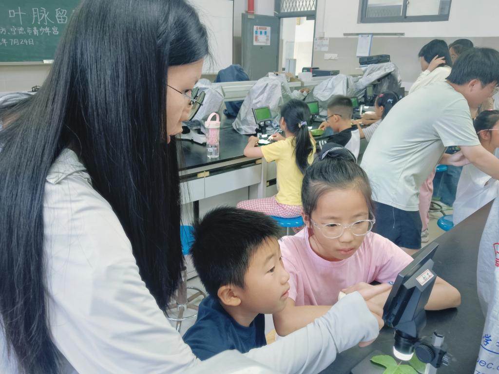 筑梦未来”实践队走进搜狐体育APP网